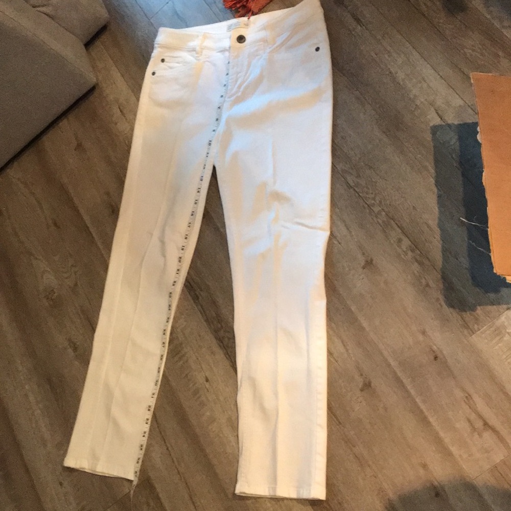 Summer blowout $20!!! J Jill white denim size 10